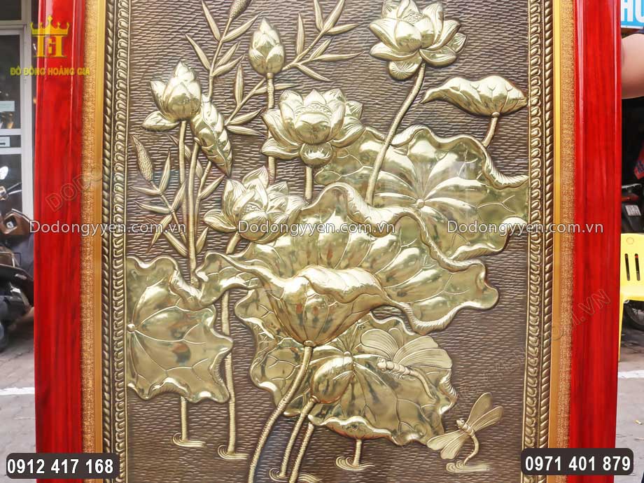 khung tranh bằng gỗ tự nhi&ecirc;n được phun phủ chống mối mọt chắc chắn